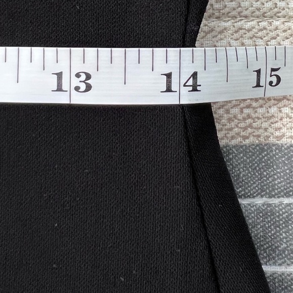 🔥Lauren Ralph Lauren,Stunning Black Gown,Soft Silhouette Flair, Back Zip,Size 4 - Picture 11 of 14